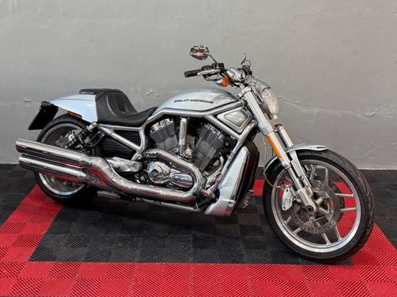 HARLEY-DAVIDSON V-ROD 10TH ANNIVERSARY EDITION HARLEY-DAVIDSON V-ROD 10TH ANNIVERSARY EDITION